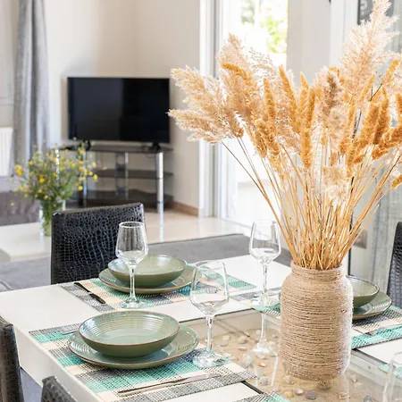 Marina Vilă Dhorizáta